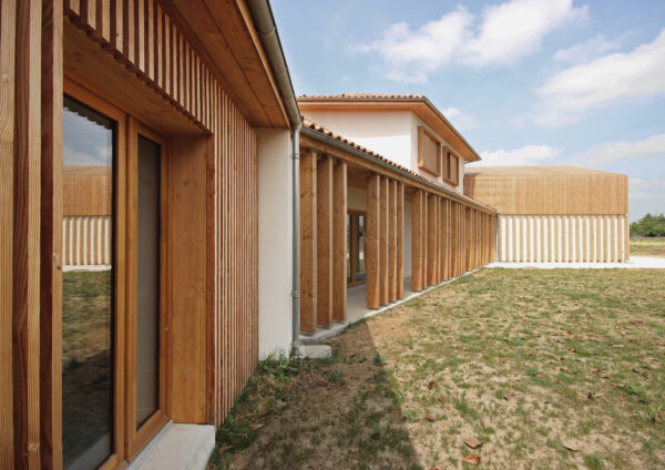 Façade principale / Mickaël Hébert, AAH, Logement des saisonniers Saint Sulpice de Faleyrens, 2021