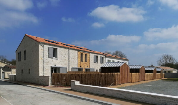8 logements à Saint-Georges-de-Rex / Laurent Guillon - Agence Laurent Guillon Architectes - Réhabilitation d'une ancienne ferme en 8 logements, Saint-Georges-de-Rex, 2025