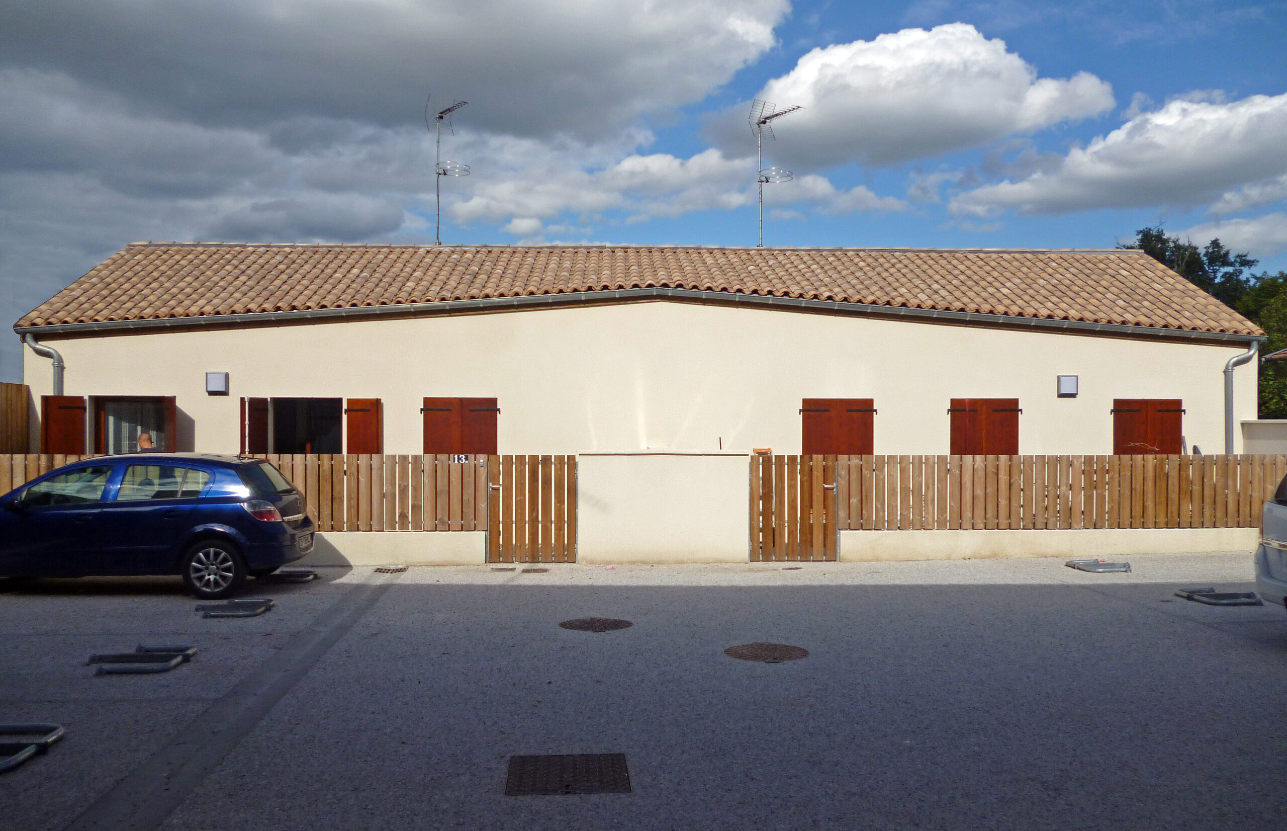 Maisons basses / Benoit Schmeltz