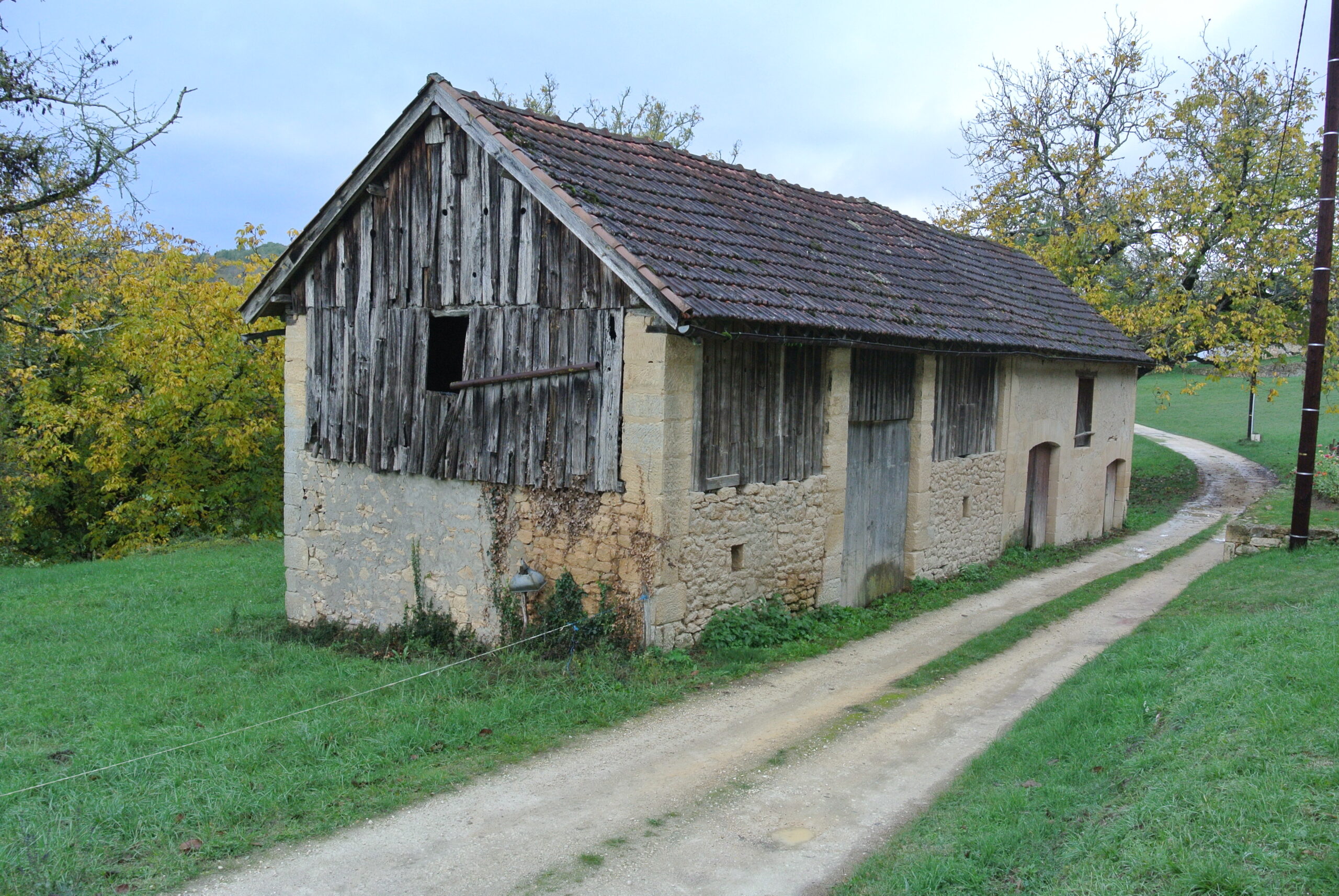 Photo de la bâtisse avant les travaux / CoCo architecture - CoCo architecture - Granges réhabilitées, Beynac et Cazenac, 2021