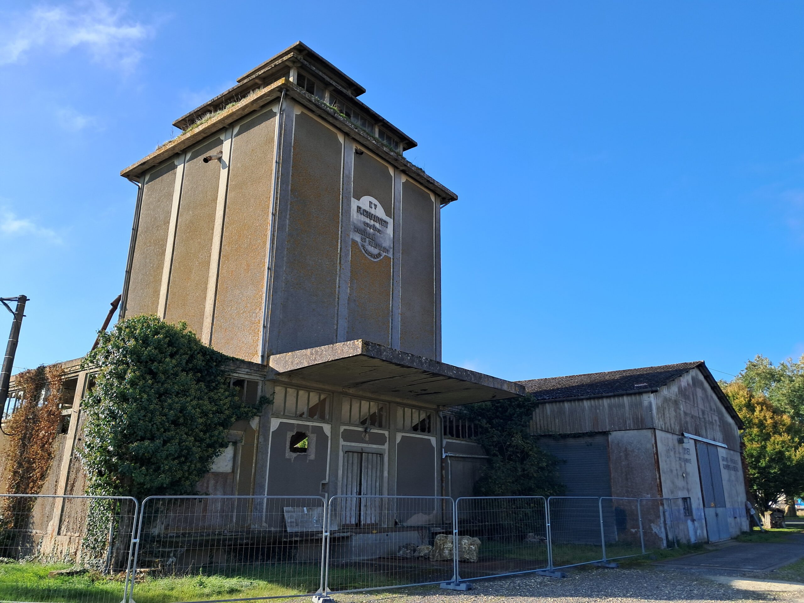silo / Mélanie ROBERT Rouillé le 15.10.2025