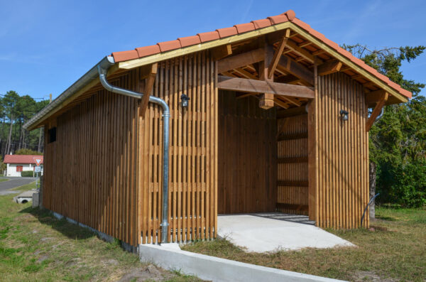 Vue du chantier depuis la Rue de Pargey / Alizée Cugney - Dorodango Architecture - Annexe Wolff, Pontenx-les-Forges,01/10/2025