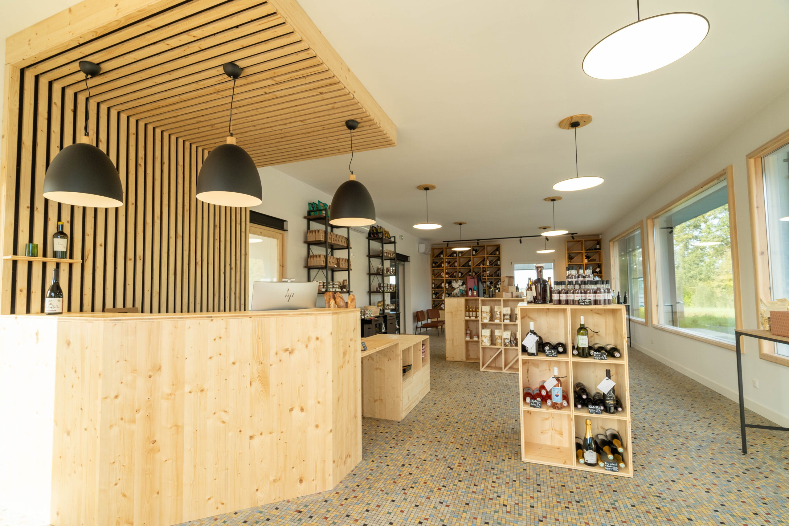 La cave-épicerie / Ventiane Ouaki - Soussac L'esprit Vigneron - 2024