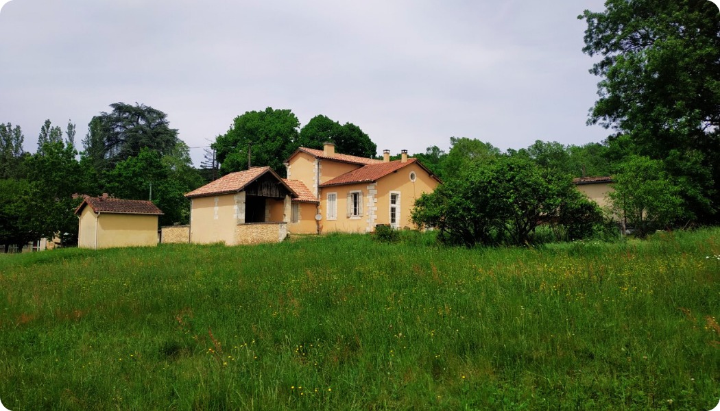 l'ancienne école municipale / Alexandra Lovato - 17/04/2025 - Eglise Neuve d'Issac