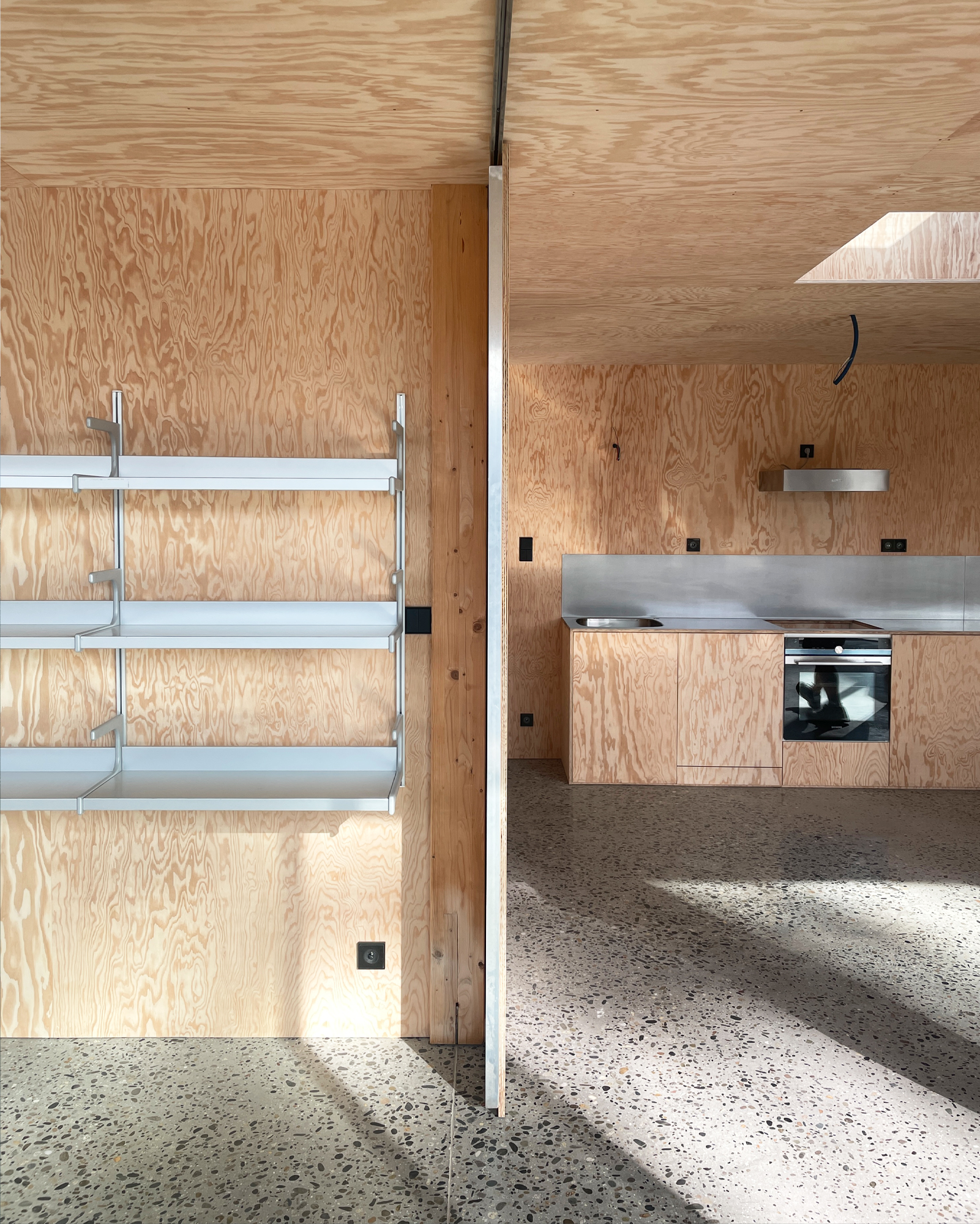 vue de l'espace intérieur modulable / bast+littoral.
