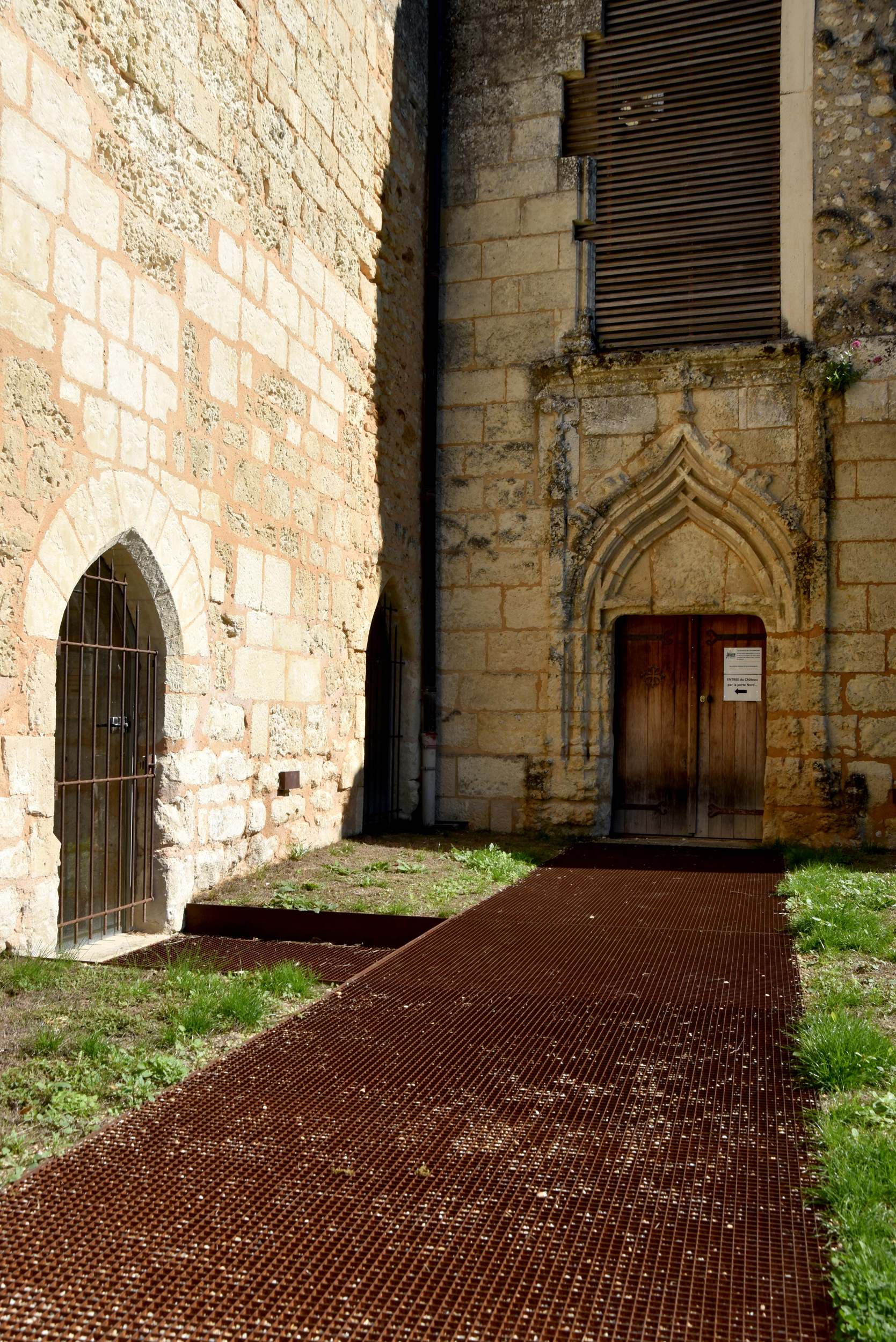 L'accessibilité au coeur de la poésie de la ruine-jardin / Le bâti, vecteur d'identité – château de Barrière à Villamblard