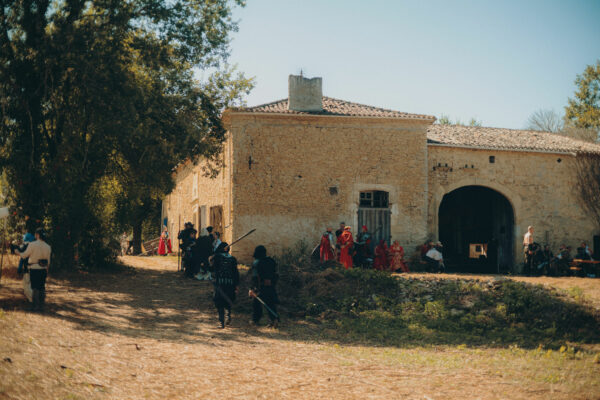 Jeux médiévaux autour du projet / Fanny Deroubaix - Atelier Sur la Piste - Réhabilitation de la Vouivre, Saint-Sulpice-de-Pommiers, 2025